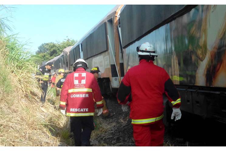 M S De Cien Heridos En Choque Frontal De Dos Trenes En Costa Rica