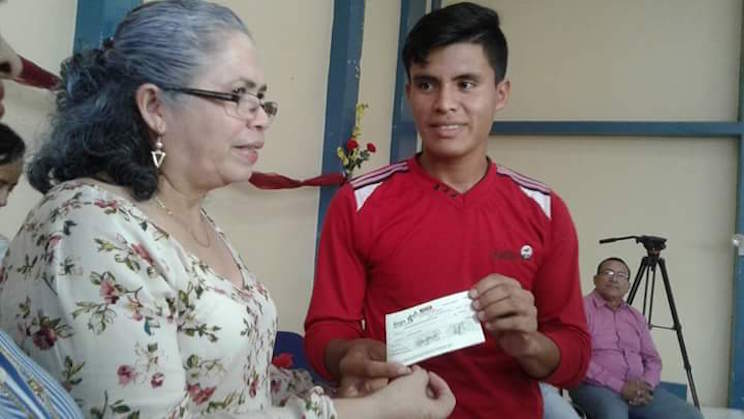 Gobierno Sandinista Entrega Bono De Bachiller En El Departamento De