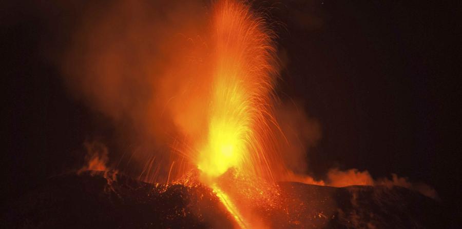 El Volc N Etna Muestra Su Fuerza En Una Espectacular Erupci N