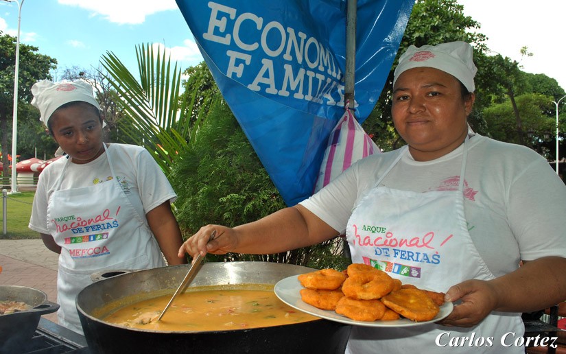 Realizan Feria De La Cuaresma En El Parque Las Madres