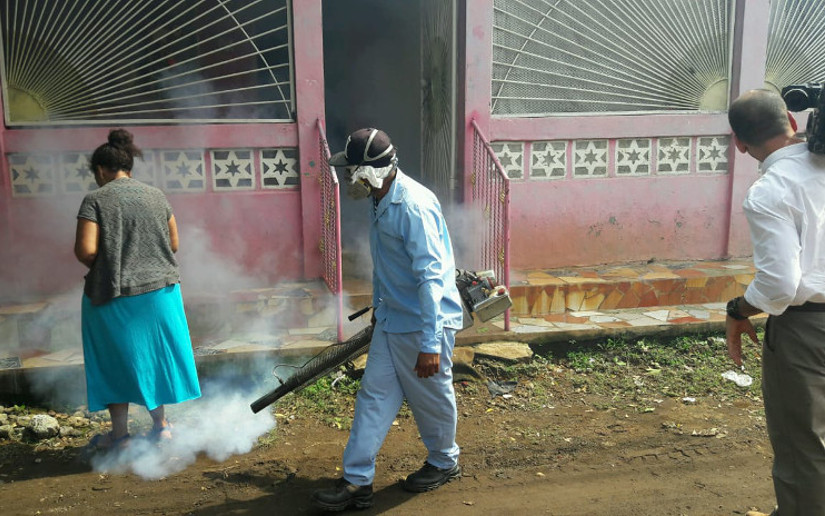 MINSA Fumiga Viviendas Del Barrio B15 Del Distrito IV De Managua