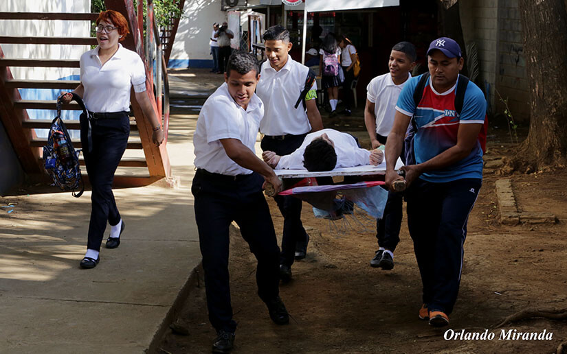 Estudiantes Participan En El Primer Ejercicio De Protecci N Y