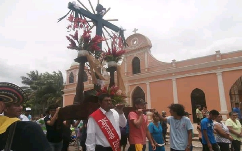 Familias De Carazo Celebran A La Santa Cruz