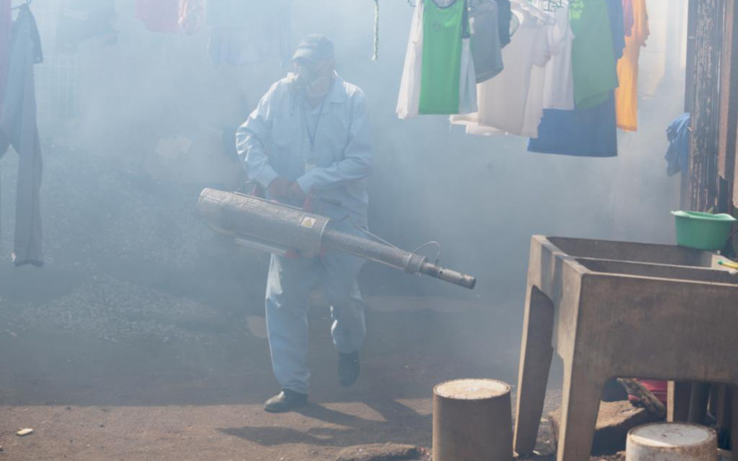 Minsa Fumiga Viviendas Del Barrio Martha Quezada Del Distrito Li De Managua