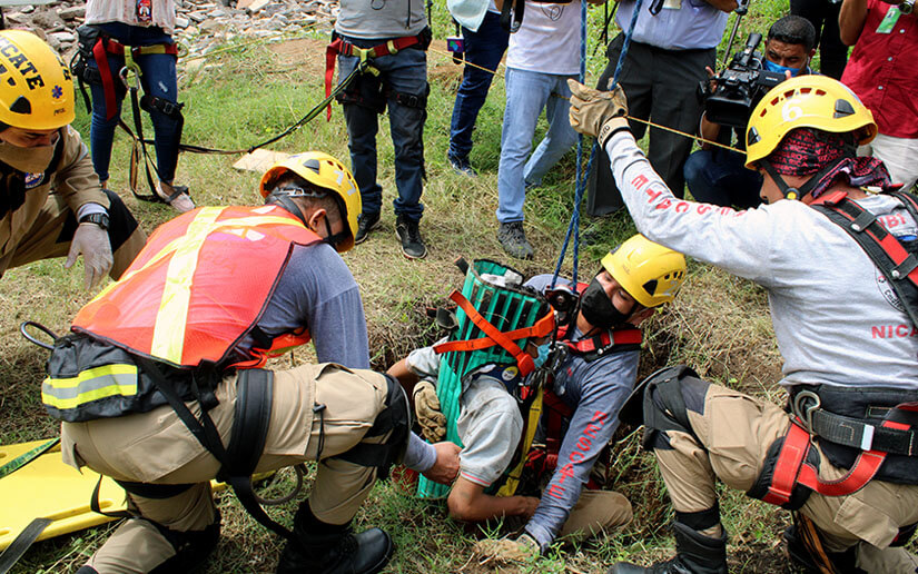 Bomberos Unificados Realizan Ejercicio Demostrativo De Rescate De Personas