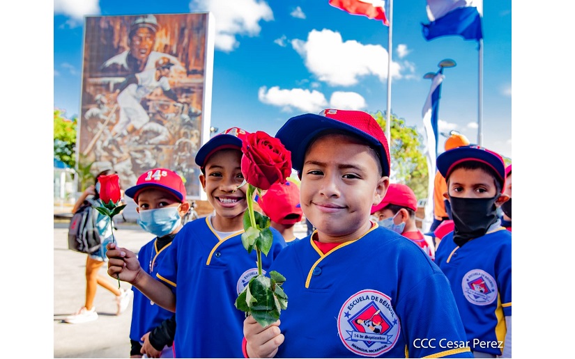 Fanático nicaragüense rinde homenaje a Roberto Clemente – Metro