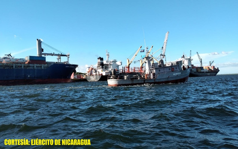 Fuerza Naval brinda protección y seguridad a buques mercantes y flota pesquera en el Océano Pacífico