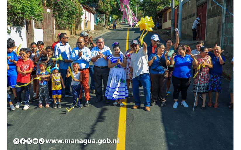 Alcaldía de Managua entrega proyecto vial a pobladores del barrio