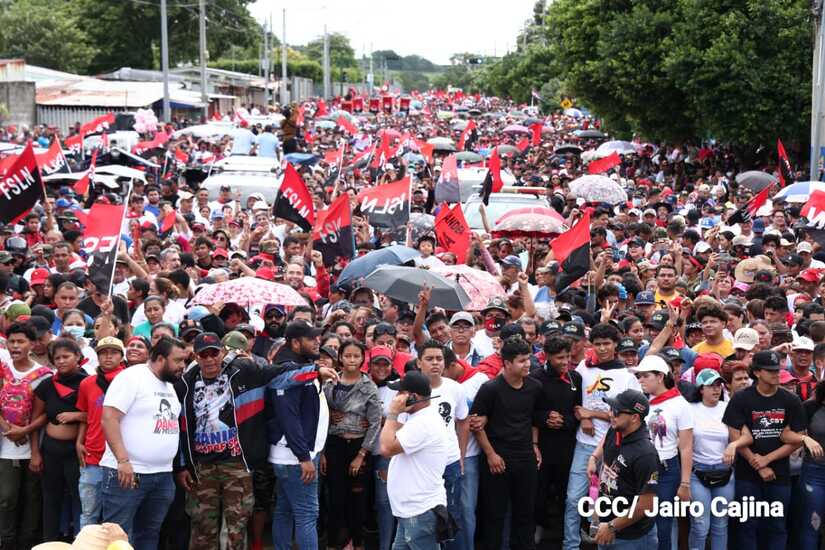 Familias Sandinistas Celebran Con Caminata El D A De La Alegr A En