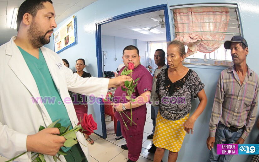 Llevan Serenata A Madres Internadas En Hospital Lenín Fonseca