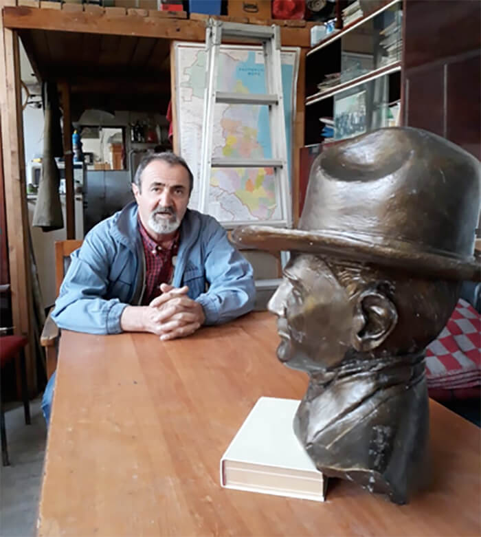 nicaragua-conversa-con-artista-del-busto-bronce-general-sandino-rusia-