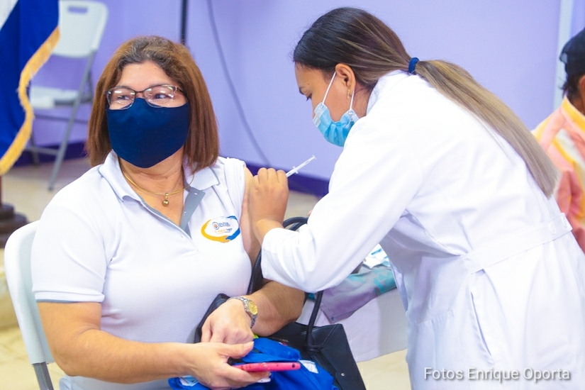 Continúa Jornada De Vacunación Voluntaria Contra La Covid 19 En El