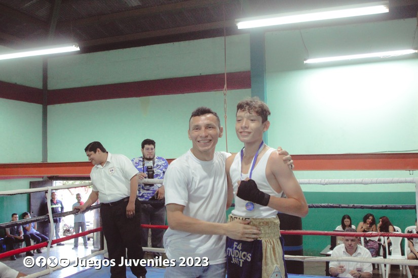 El gimnasio de boxeo Warzone de Reno lucha por la seguridad de los niños  latinos