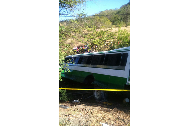 Seis Muertos Y Más De 50 Heridos En Accidente De Bus En Carretera Hacia