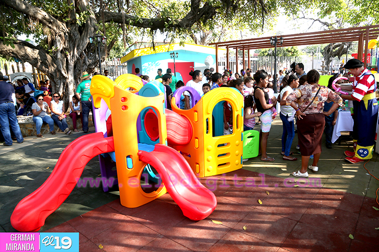 Inauguran restauración del parque Los Leones en Managua