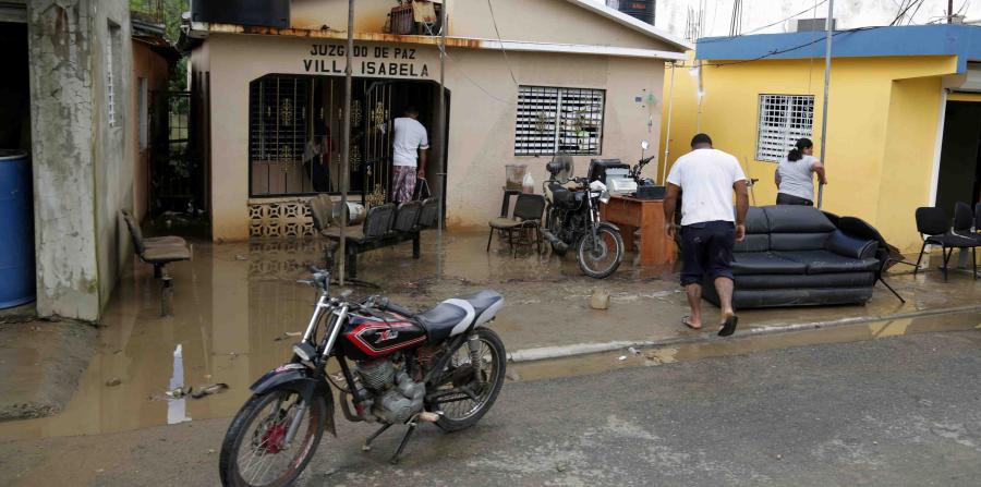 Cientos De Desplazados Por Las Lluvias En República Dominicana