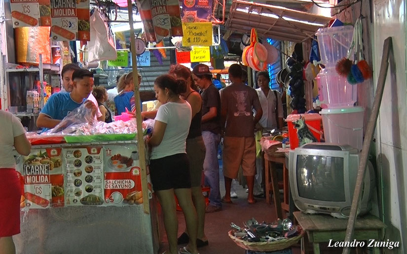 Actividad comercial de los mercados, da espalda al paro golpista