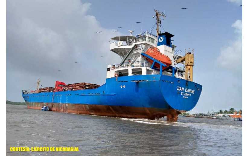 Fuerza Naval brinda protección a buques mercantes y flota pesquera en el mar Caribe