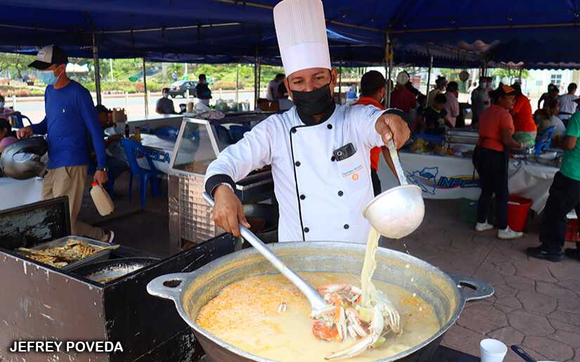 Feria del Mar todo un éxito en la Plaza 22 de Agosto en Managua