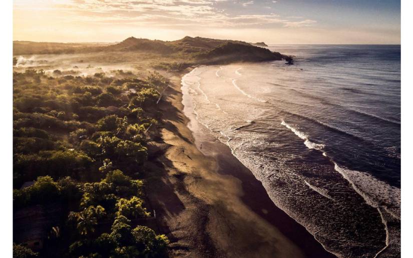 Revista Italiana destaca la escena emergente del Surf en Nicaragua