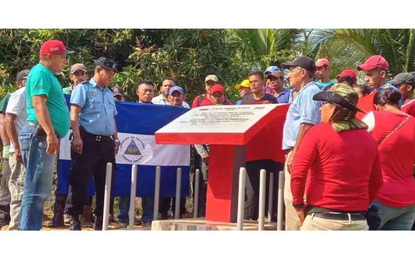 Inauguran monumento a héroes y mártires en El Polvorín, municipio de Rosita