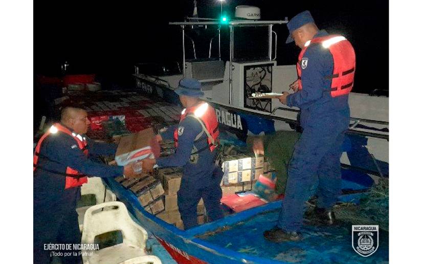 Destacamento Naval De Aguas Interiores Retuvo Embarcación Y Mercadería 2413