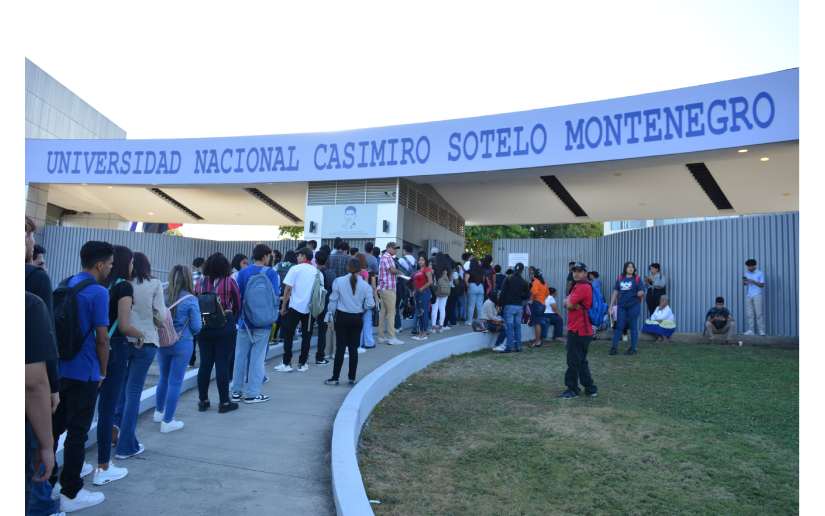 Casi 5 mil estudiantes iniciaron sus clases en la Universidad Casimiro Sotelo