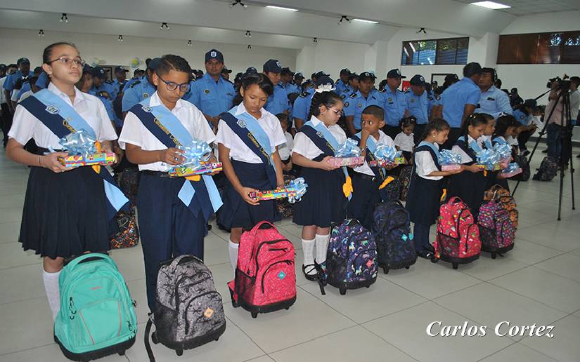 Gobierno Sandinista entregará paquetes escolares a hijos de oficiales de la Policía Nacional