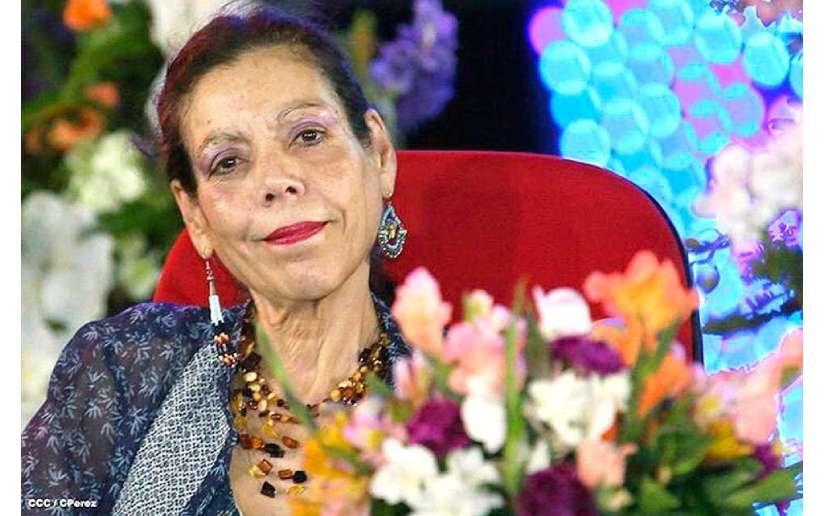 Compañera Rosario Murillo: Amor Potente. Amor Sobre Todas las Cosas