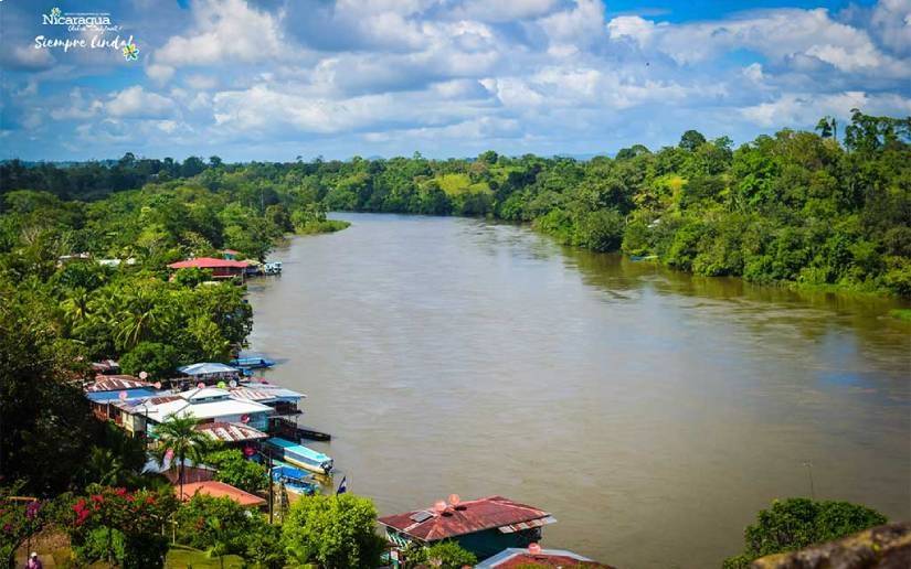 Mantenimiento rutinario de limpieza y dragado en el Río San Juan garantiza la navegabilidad de las familias